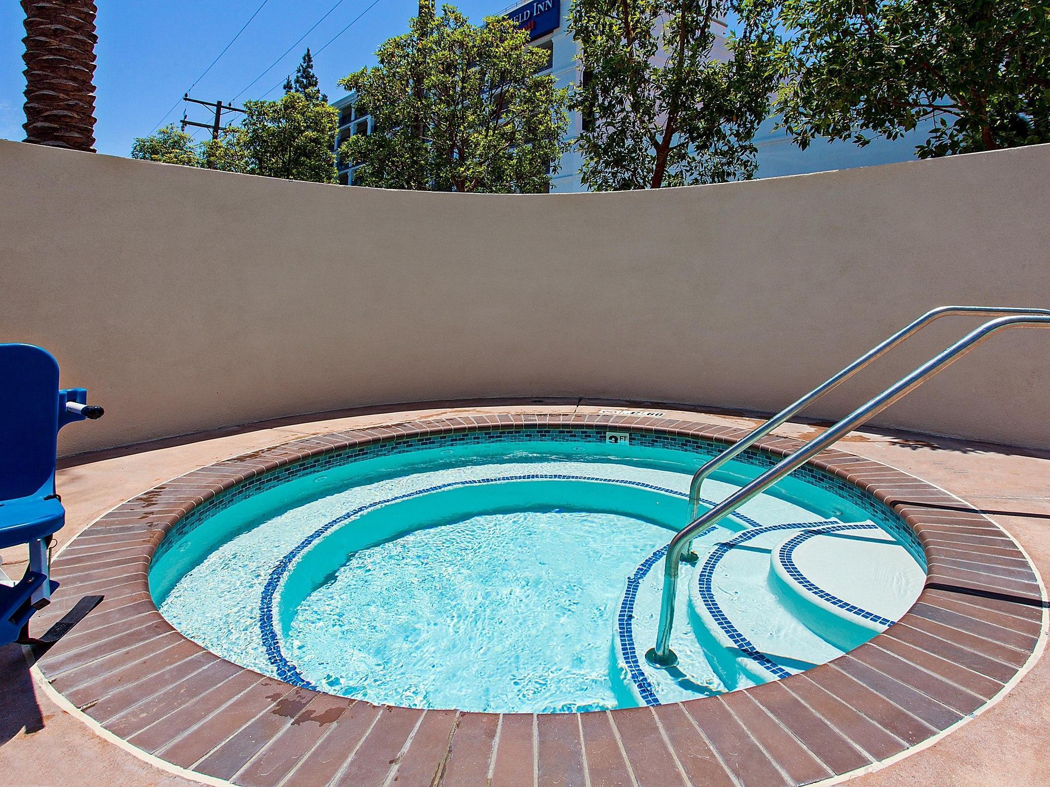 Holiday Inn Express & Suites Anaheim Resort Area By Ihg Eksteriør billede