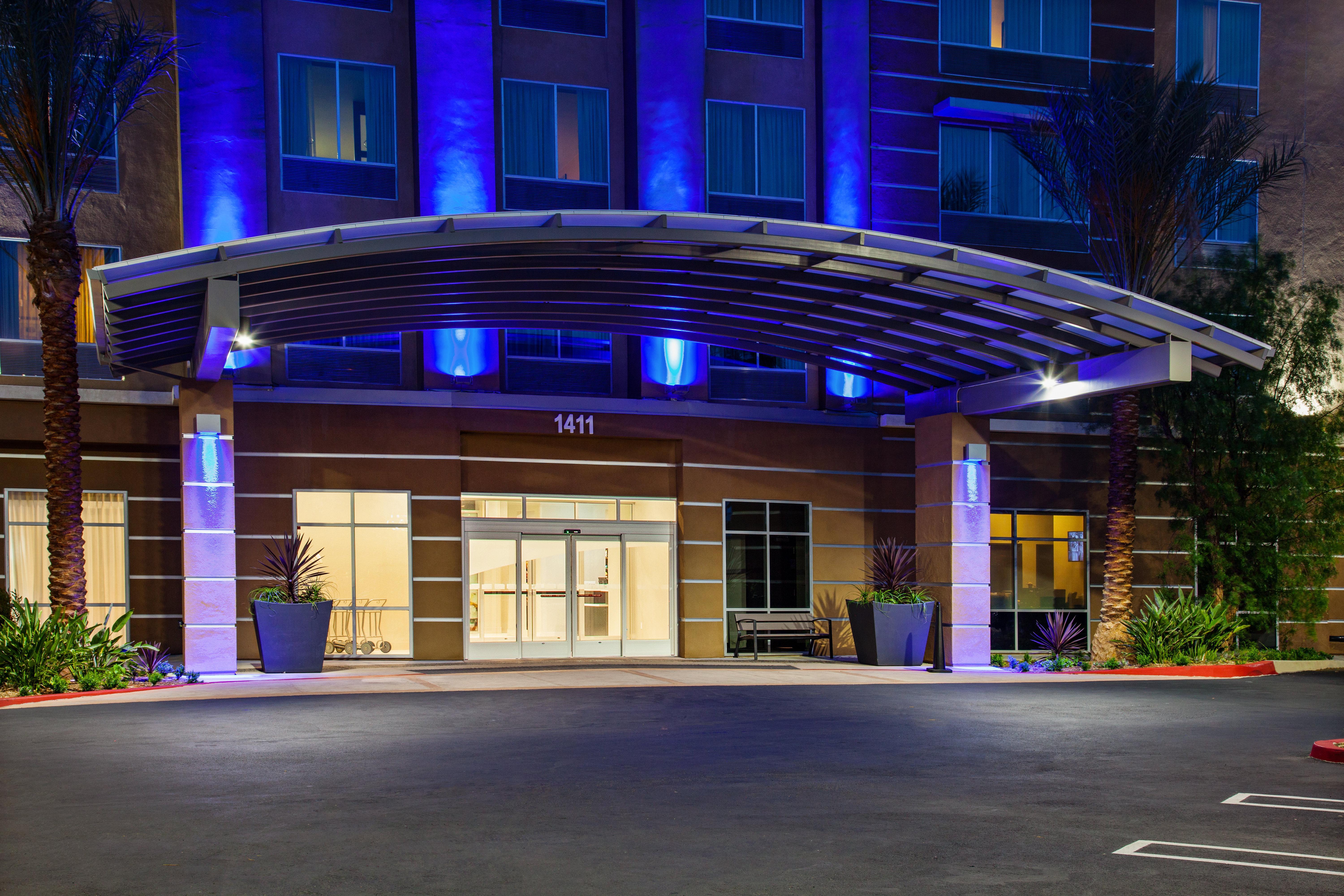 Holiday Inn Express & Suites Anaheim Resort Area By Ihg Eksteriør billede