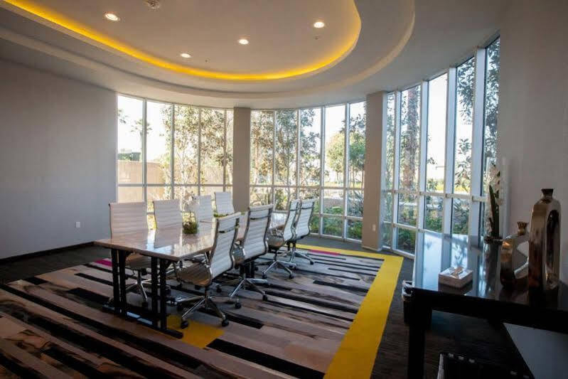 Holiday Inn Express & Suites Anaheim Resort Area By Ihg Eksteriør billede